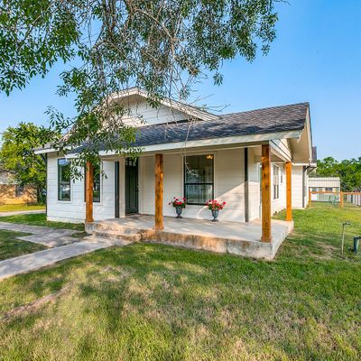 208 E Westmeyer St, Poth, TX 78147