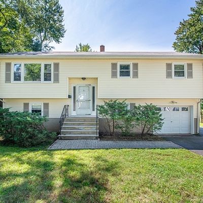 21 Groverville Rd, Parsippany, NJ 07054