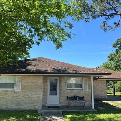 210 4 Th St, Chalmette, LA 70043