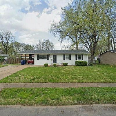 2103 Aristocrat Dr, Florissant, MO 63031