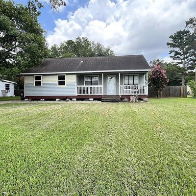 2104 Sue St, El Campo, TX 77437