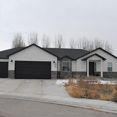 212 E Rock Creek Cir, Gunnison, UT 84634