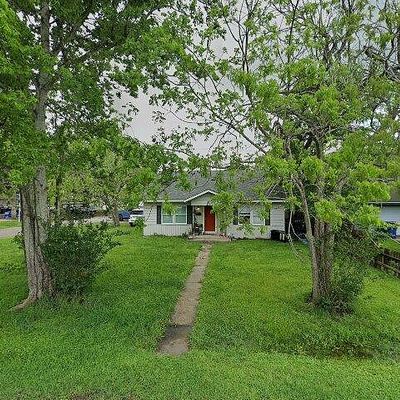 212 Elm St Third S, Sweeny, TX 77480