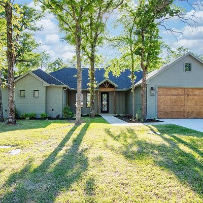 213 Colonial Dr, Mabank, TX 75156