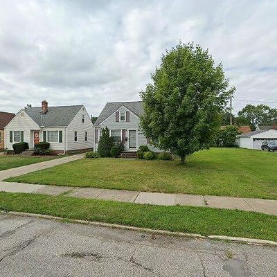 21305 Franklin Rd, Maple Heights, OH 44137