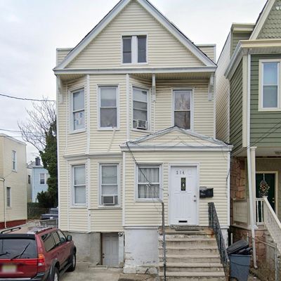 214 Wilkinson Ave, Jersey City, NJ 07305