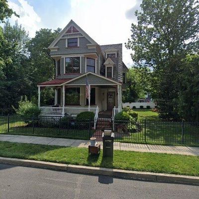 215 Walnut Ave, Beverly, NJ 08010