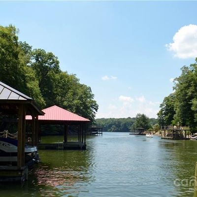 216 S Harbor Watch Dr, Statesville, NC 28677