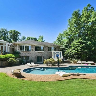 218 Truman Dr, Cresskill, NJ 07626