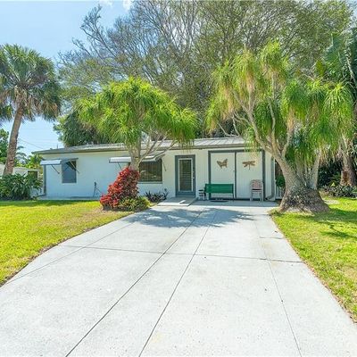 2556 Ne Letitia St, Jensen Beach, FL 34957