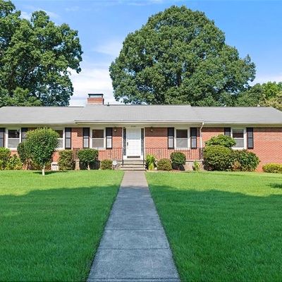 2566 Weymoth Rd, Winston Salem, NC 27103