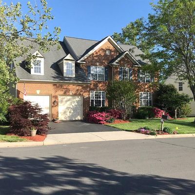 25784 Spectacular Run Pl, Chantilly, VA 20152