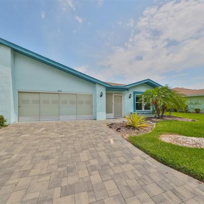 2620 Locksley St, Sun City Center, FL 33573