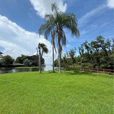 26621 W Cove Dr, Tavares, FL 32778