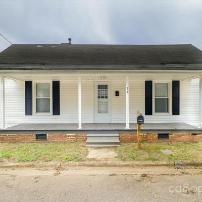 27 Kesler St, Salisbury, NC 28144