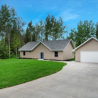 27 W Riverside Rd, Esko, MN 55733