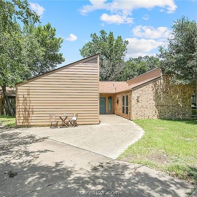 2704 Pierre Pl, College Station, TX 77845