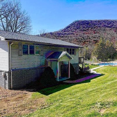 271 S Curve, Altoona, PA 16601