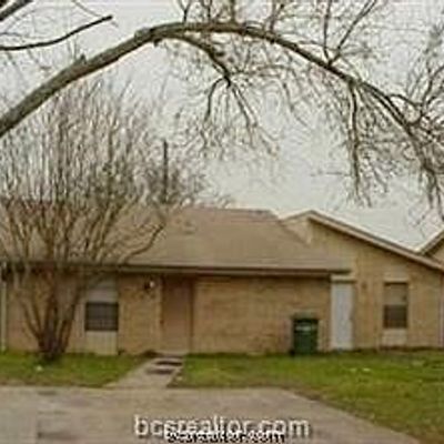 2717 Sprucewood St, Bryan, TX 77801