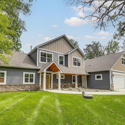 27953 Lakelawn Dr, Lindstrom, MN 55045