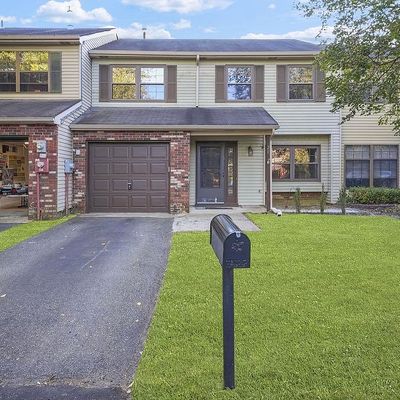 28 Stone Ct, East Brunswick, NJ 08816