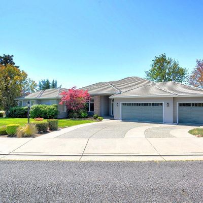 280 Briarwood Ln, Medford, OR 97504