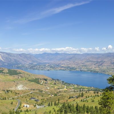 282 Hawks Ridge Rd, Chelan, WA 98816