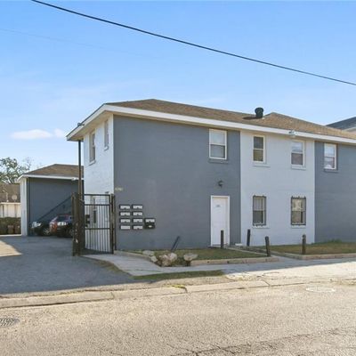 2825 Amelia St, New Orleans, LA 70115