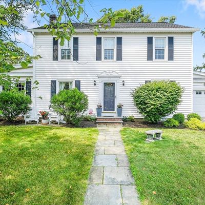 24 Juniper Ridge Dr, Danbury, CT 06811