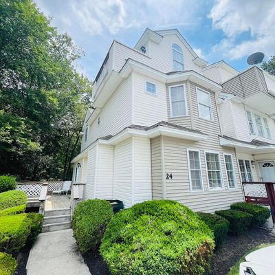 24 Macintosh Ct, Egg Harbor Township, NJ 08234