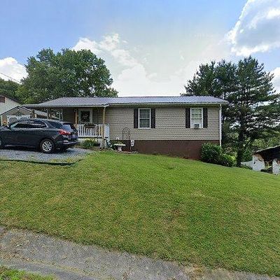 240 Overlook Dr, Chilhowie, VA 24319