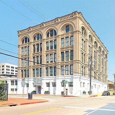 2400 Mechanic Street, Galveston, TX 77550