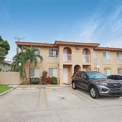 242 E 3rd St, Hialeah, FL 33010