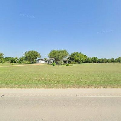 2460 State Highway 95 N, Moulton, TX 77975