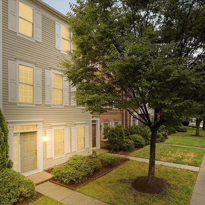 2505 Bronze Stone Pl, Herndon, VA 20171