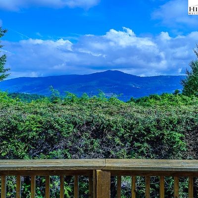 251 Crestview Lane, Sugar Mountain, NC 28646