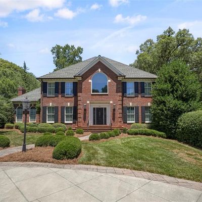 2515 Country Club Rd, Winston Salem, NC 27104