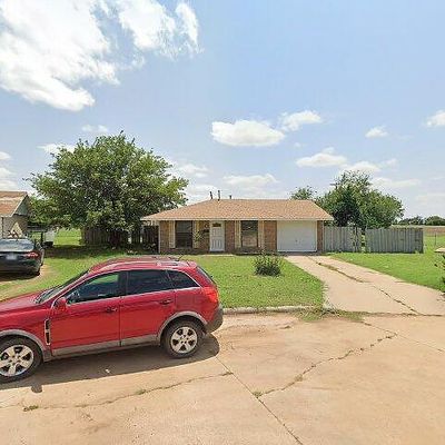 304 Saturn St, Altus, OK 73521