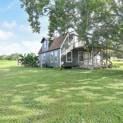 3061 W Ueckert, Bellville, TX 77833