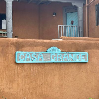 307 Valverde St, Taos, NM 87571