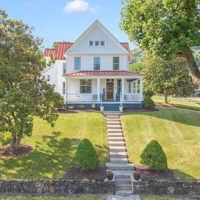 308 East Pearl Avenue, Big Stone Gap, VA 24219