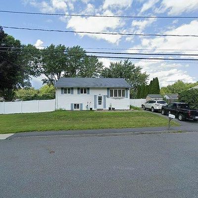 31 Nashoba Dr, Marlborough, MA 01752