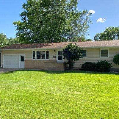 313 N Whitney St, Marshall, MN 56258