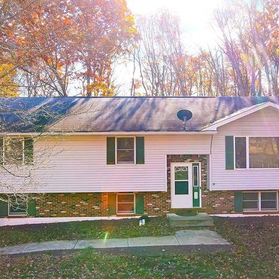 32 Cobblewood Dr, Mount Pocono, PA 18344