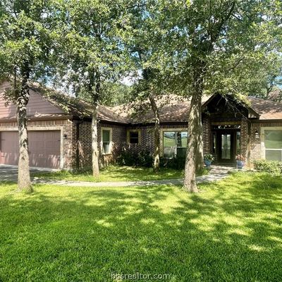 32 Golfview Dr, Normangee, TX 77871