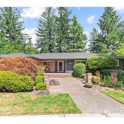 32 Independence Ave, Lake Oswego, OR 97035