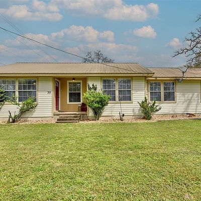 32 W Hacienda Rd, Bellville, TX 77418