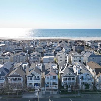 3245 Asbury Ave, Ocean City, NJ 08226