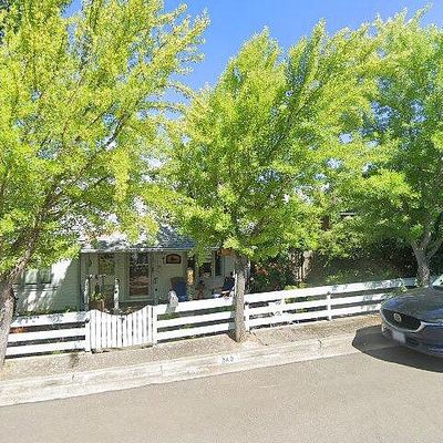 329 N Main St #8, Ashland, OR 97520