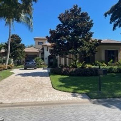 28662 La Caille Dr, Naples, FL 34119